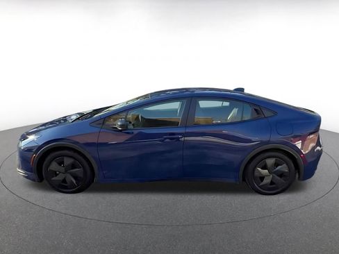 Used 2025 Toyota Prius LE image 7