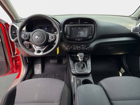Used 2021 Kia Soul LX FWD image 17