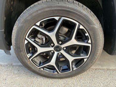 Used 2025 Jeep Compass Limited image 31