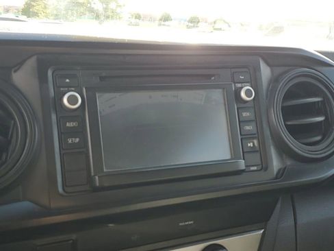 Used 2019 Toyota Tacoma SR image 19