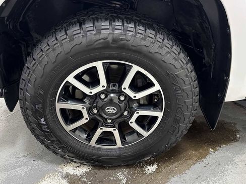 Certified 2016 Toyota Tundra SR5 image 10