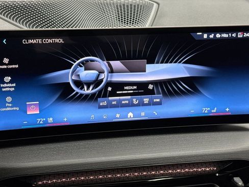 Used 2026 BMW 330i Sedan w/ M Sport Package image 25