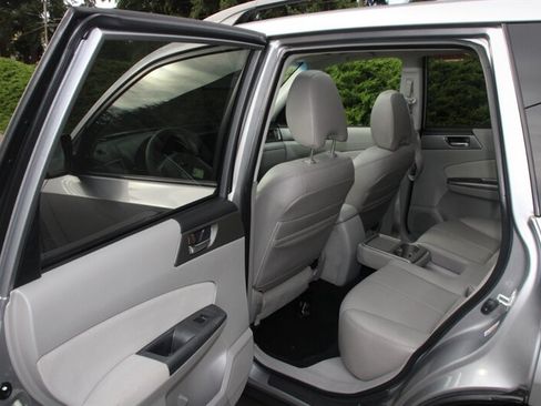 Used 2011 Subaru Forester 2.5X Limited AWD/4WD image 16