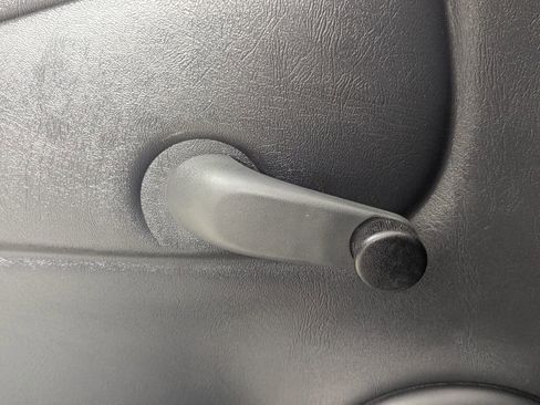 Used 2002 GMC Sonoma SLS w/ Marketing Option Pkg image 15