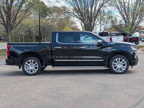 Used 2025 Chevrolet Silverado 1500 High Country AWD/4WD image 13