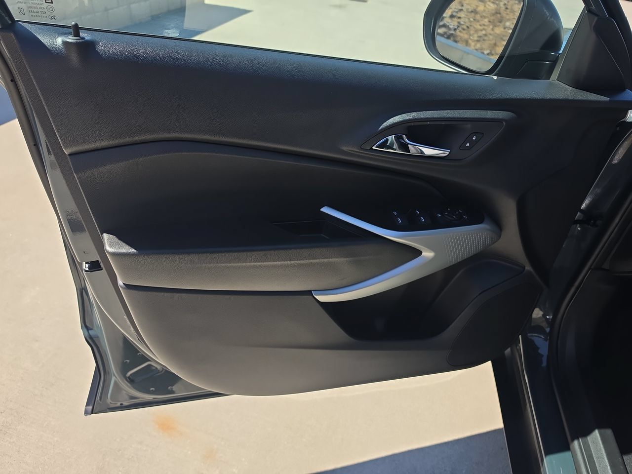 Used 2026 Chevrolet Trax LS FWD image 21