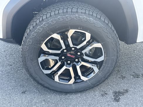 New 2026 GMC Canyon AT4 w/ Nightfall Essentials Package AWD/4WD image 10
