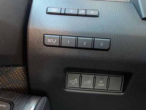 Used 2025 Lexus GX 550 w/ Accessory Package (Z1) image 23