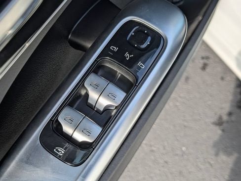 Used 2023 Mercedes-Benz C 300 Sedan image 16