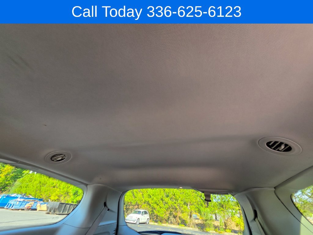 Used 2023 Chrysler Voyager LX FWD image 25