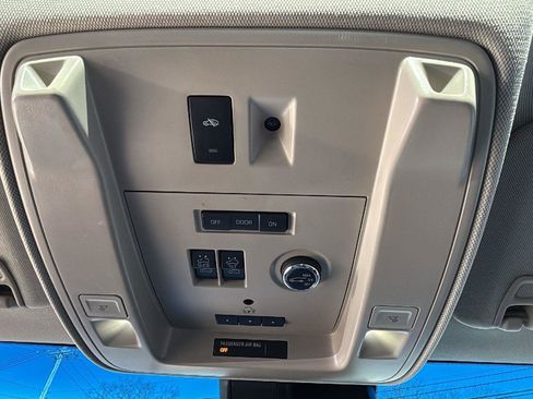 Certified 2017 GMC Yukon Denali w/ Open Road Package image 18