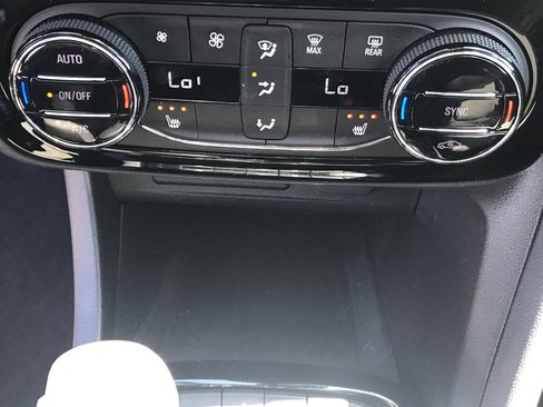 Used 2023 Buick Encore GX Select w/ Sport Touring Package FWD image 18