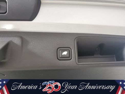 Used 2019 GMC Terrain SLE w/ Driver Convenience Package FWD image 7