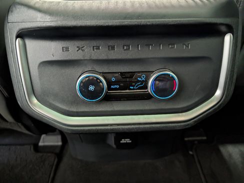 Used 2025 Ford Expedition Max Active image 12