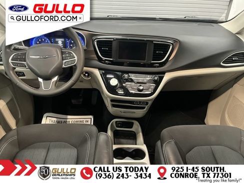 Used 2023 Chrysler Voyager LX FWD image 12
