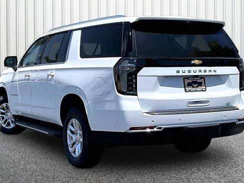 New 2026 Chevrolet Suburban LT AWD/4WD image 7