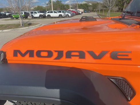 Used 2025 Jeep Gladiator Mojave w/ Safety Group image 28