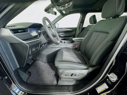 New 2025 Jeep Grand Cherokee L Laredo w/ Luxury Tech Group I image 23