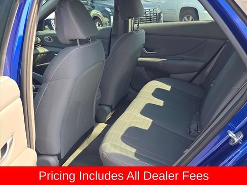 Used 2023 Hyundai Elantra SEL w/ Convenience Package FWD image 10