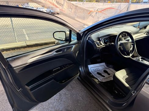 Used 2019 Ford Fusion SE image 14