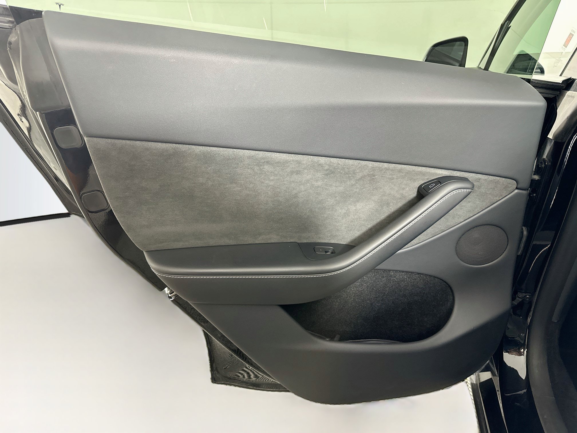 Used 2023 Tesla Model Y AWD image 25