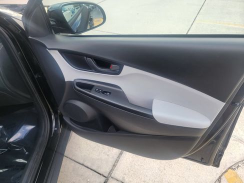 Used 2022 Hyundai Kona SE FWD image 13