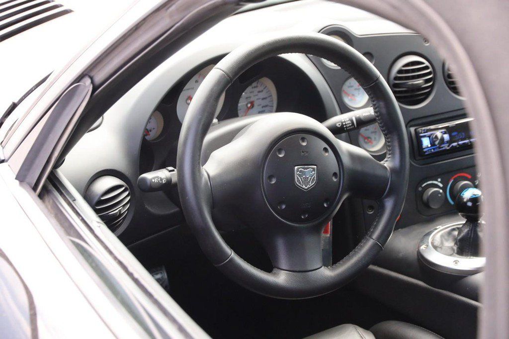 Used 2005 Dodge Viper SRT-10 RWD image 9