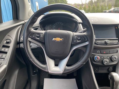 Used 2017 Chevrolet Trax LT w/ LT Convenience Package image 16