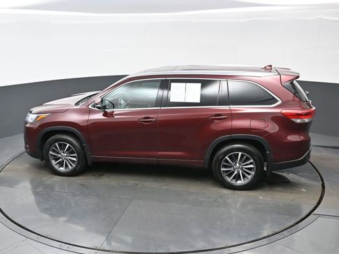 Used 2017 Toyota Highlander XLE image 36