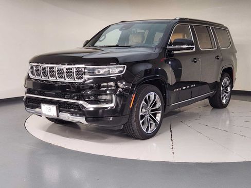 Used 2022 Jeep Grand Wagoneer Series III AWD/4WD image 2