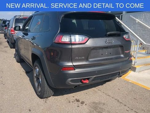 Used 2019 Jeep Cherokee Trailhawk w/ Cold Weather Group AWD/4WD image 3