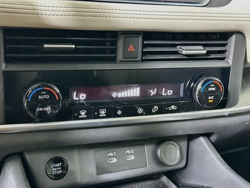 Used 2025 Nissan Rogue SV FWD image 23