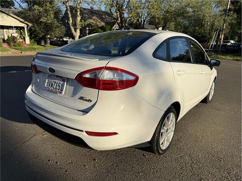 Used 2019 Ford Fiesta SE FWD image 7