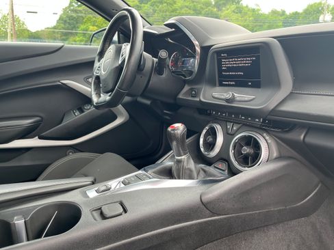 Used 2021 Chevrolet Camaro LT RWD image 13