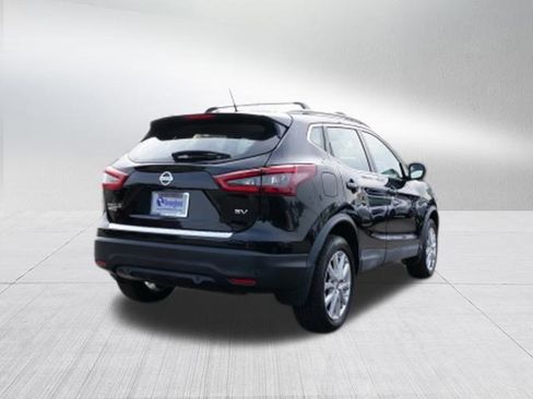 Used 2020 Nissan Rogue Sport SV w/ Technology Package image 3