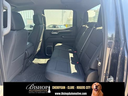 Used 2023 GMC Sierra 1500 SLE AWD/4WD image 16