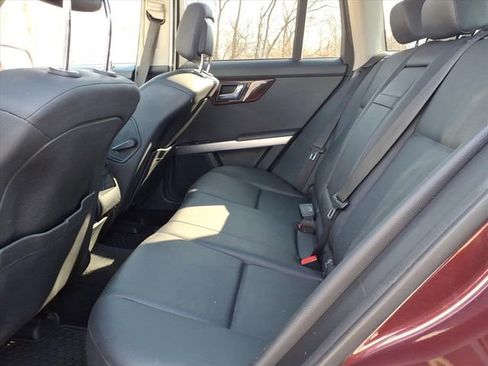 Used 2011 Mercedes-Benz GLK 350 4MATIC image 9