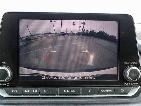 Used 2023 Nissan Rogue S image 23