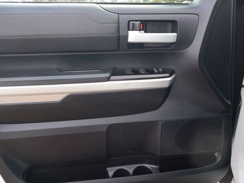 Used 2015 Toyota Tundra Limited w/ Limited Premium Package image 21