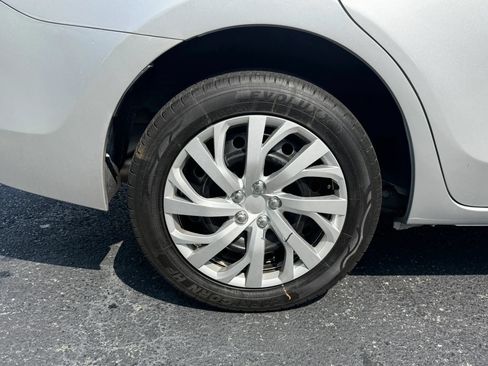 Used 2017 Toyota Corolla LE FWD image 8