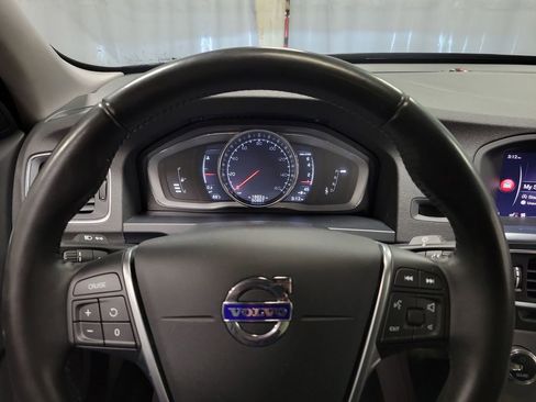 Used 2018 Volvo S60 T5 Dynamic w/ Vision Package image 15