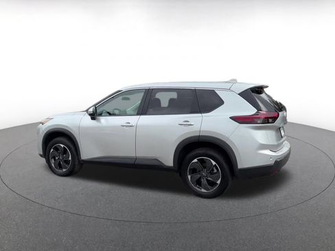 Used 2025 Nissan Rogue SV AWD/4WD image 7