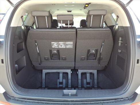 New 2026 Kia Carnival EX image 15