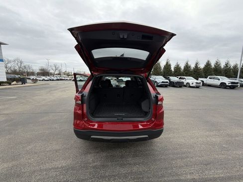 Used 2023 Chevrolet Equinox LT image 25
