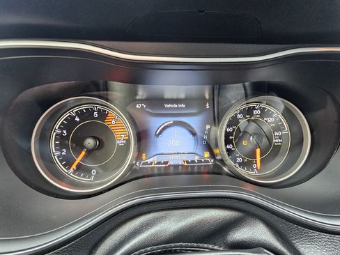 Used 2020 Jeep Cherokee Limited w/ Mopar Interior Package image 20