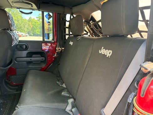 Used 2008 Jeep Wrangler Unlimited Sahara AWD/4WD image 11
