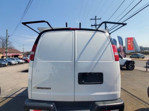 Used 2020 Chevrolet Express 3500 image 4