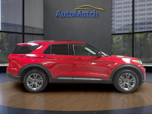 Used 2024 Ford Explorer XLT w/ Equipment Group 202A AWD/4WD image 13