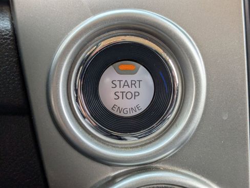 Used 2021 Nissan Titan SV w/ SV Convenience Package image 26