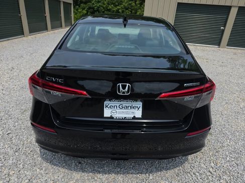 Used 2024 Honda Civic Touring image 4